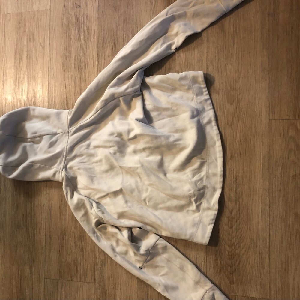 Nike Tech - Picture 2 of 3